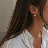 Aretes Amara White