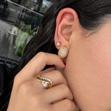 Aretes Cushion Gold