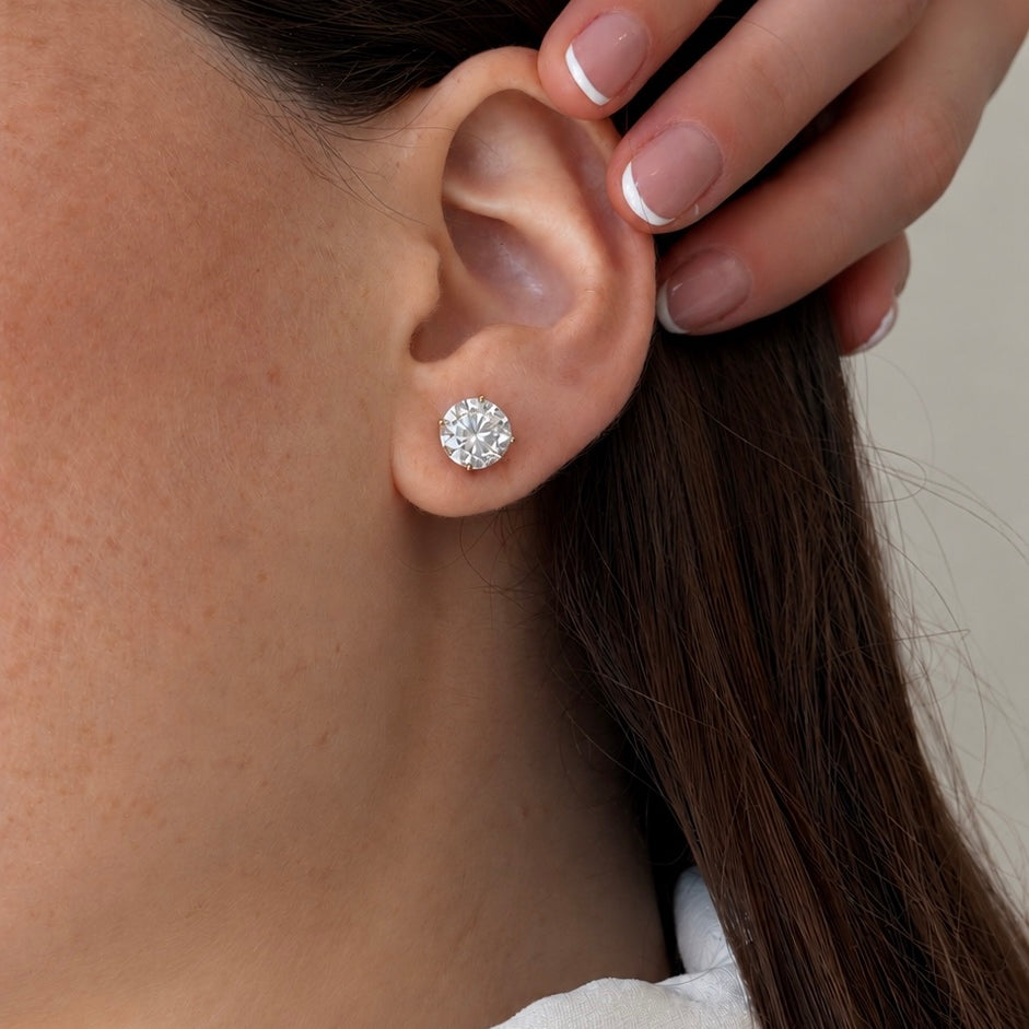 Aretes Studs Redondos Plateados 2 ct